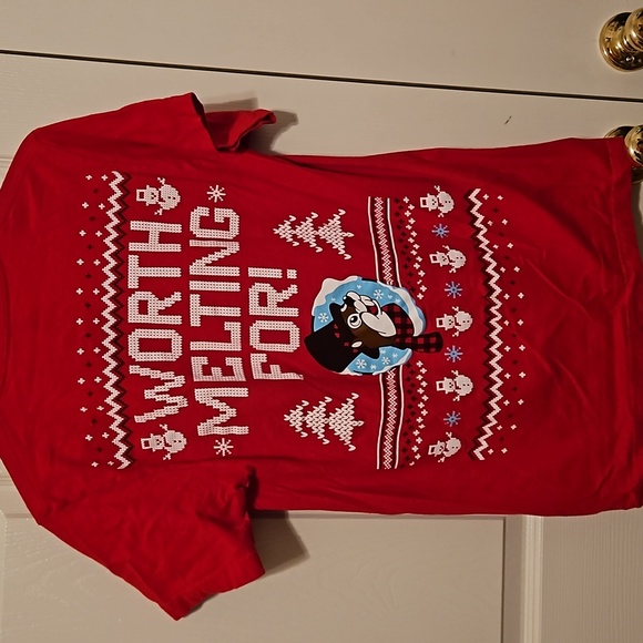 Buc-ees Christmas T-Shirt - Picture 5 of 5
